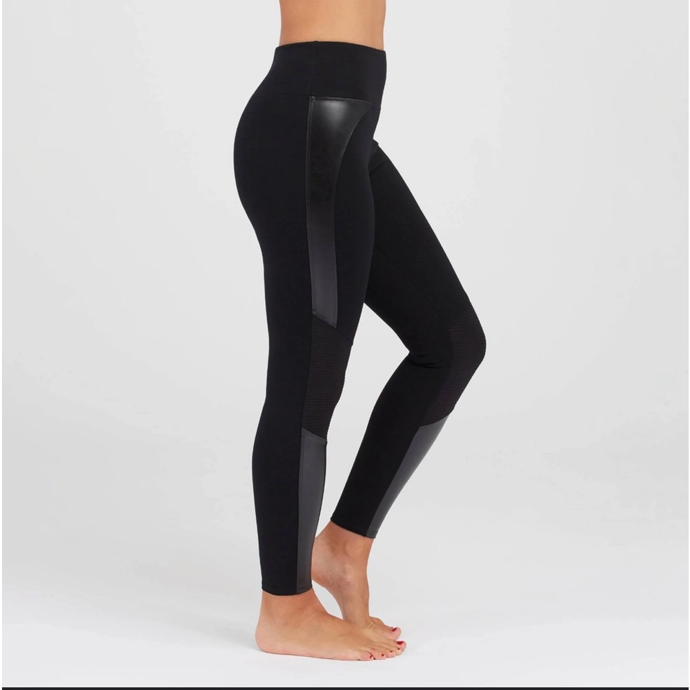 Assets by Spanx black moto shaping leggings. Size Large. VGUC.